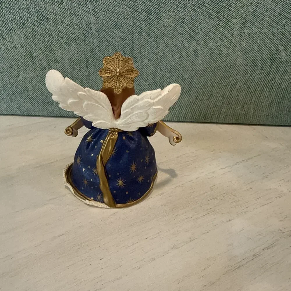 Hallmark Madame‎ Alexander Holiday Angels Series #2 Angel of the Nativity